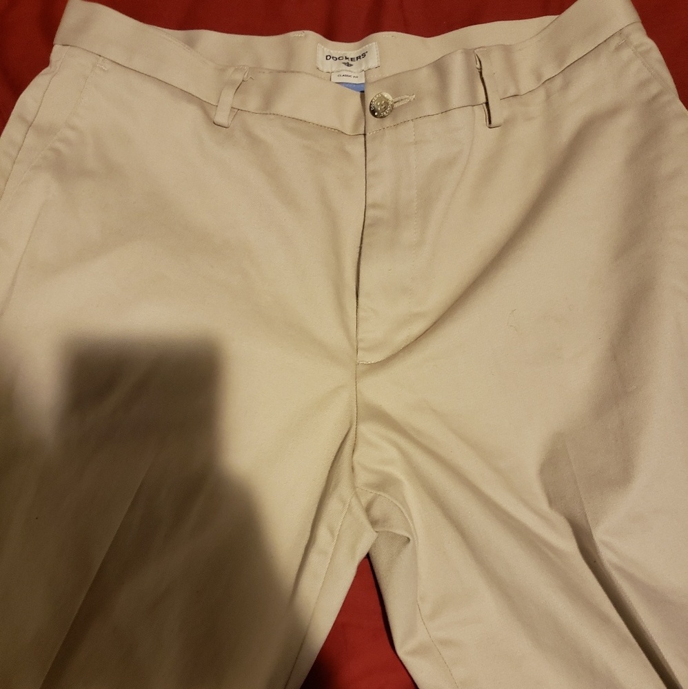 Mens 36/32 classic fit dockers